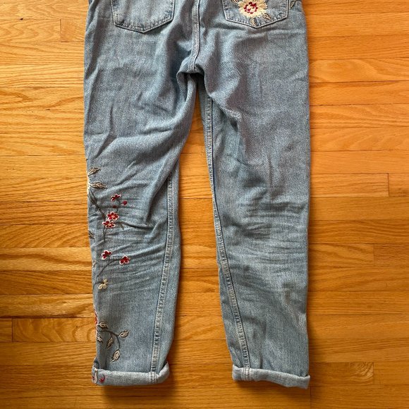 Floral Embroidered Jeans - Picture 5 of 5